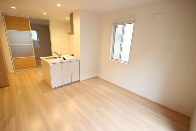 �y���ԁE���r���O�z�@