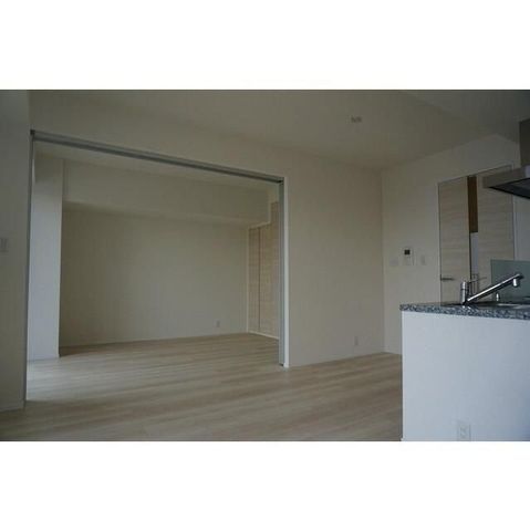 �y�����E���r���O�z�@