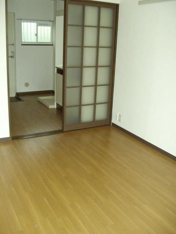 �y���ԁE���r���O�z�@