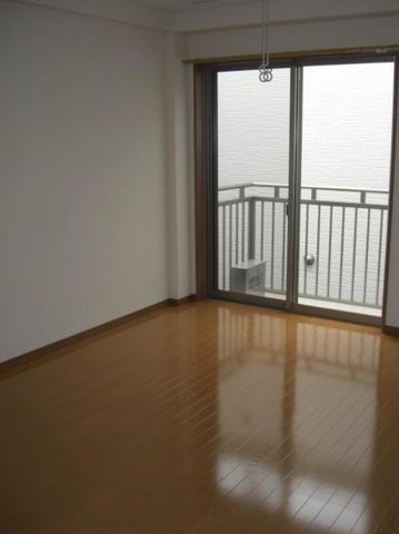 �y���ԁE���r���O�z�@