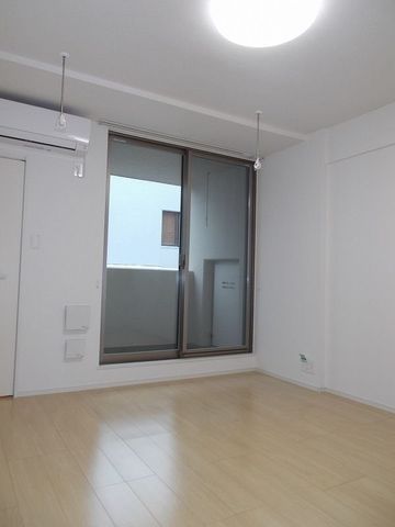 �y���ԁE���r���O�z�@