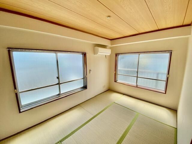 �y���ԁE���r���O�z�@