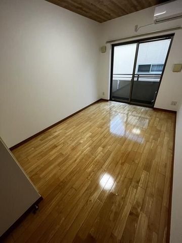 �y���ԁE���r���O�z�@