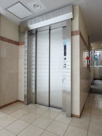 �y���̑��z�@�G���x�[�^�[