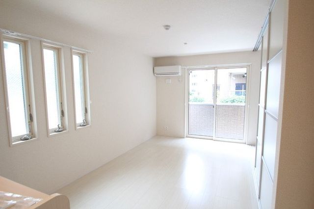 �y���ԁE���r���O�z�@