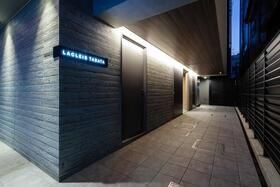 �y�G���g�����X�z�@