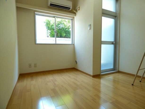 �y���ԁE���r���O�z�@