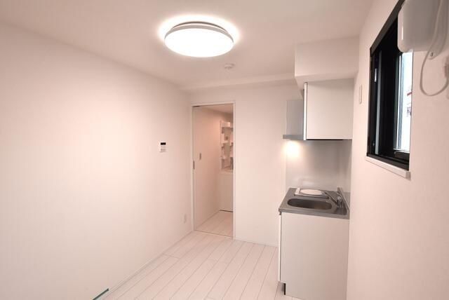 �y���ԁE���r���O�z�@