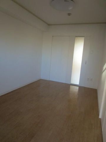 �y���ԁE���r���O�z�@