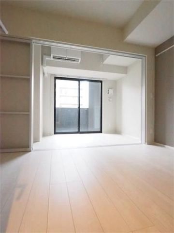 �y���ԁE���r���O�z�@