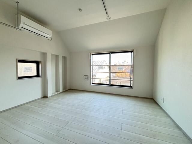 �y���ԁE���r���O�z�@