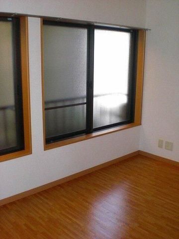 �y���ԁE���r���O�z�@