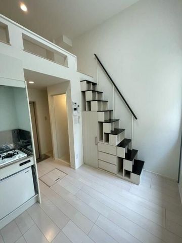 �y���ԁE���r���O�z�@