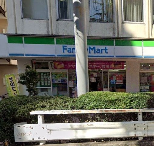 �y���Ӂz�@�t�@�~���[�}�[�g�k��˓X �k��4���B 270m