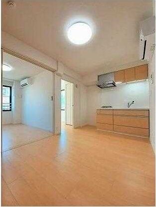 �y���ԁE���r���O�z�@