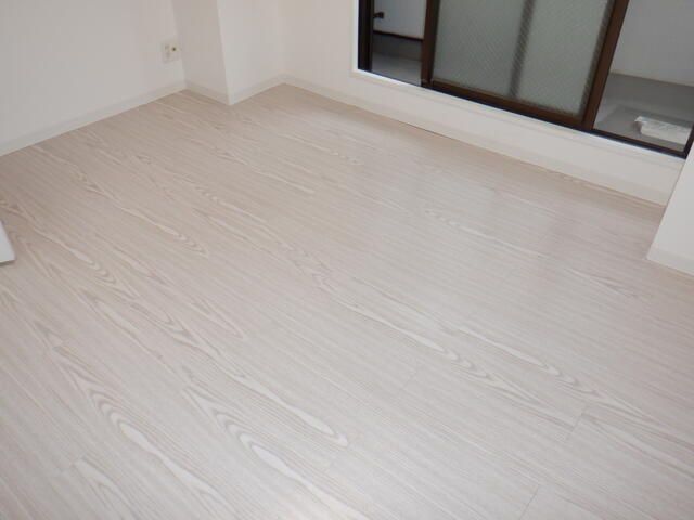 �y���ԁE���r���O�z�@