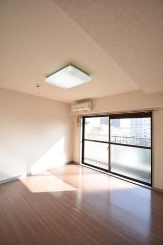 �y���ԁE���r���O�z�@