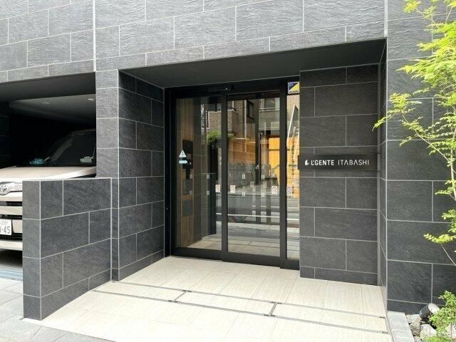 �y�G���g�����X�z�@