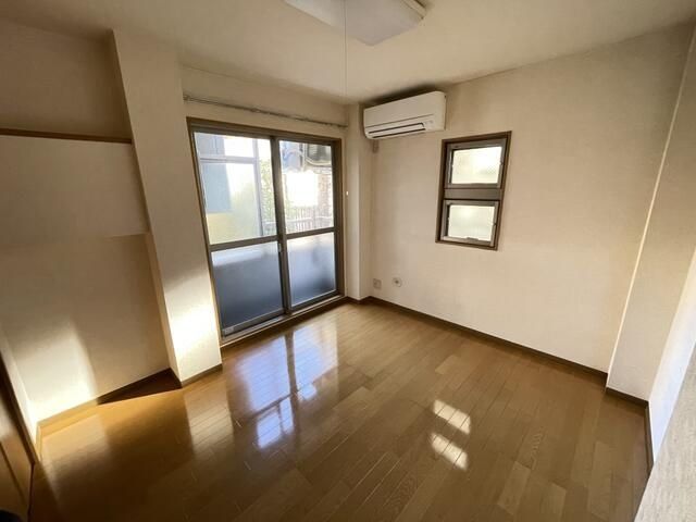 �y���ԁE���r���O�z�@