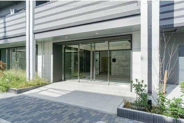 �y�G���g�����X�z�@