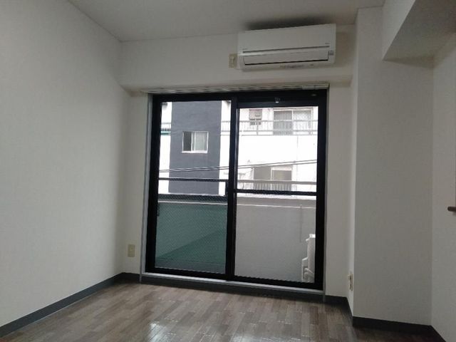 �y���ԁE���r���O�z�@