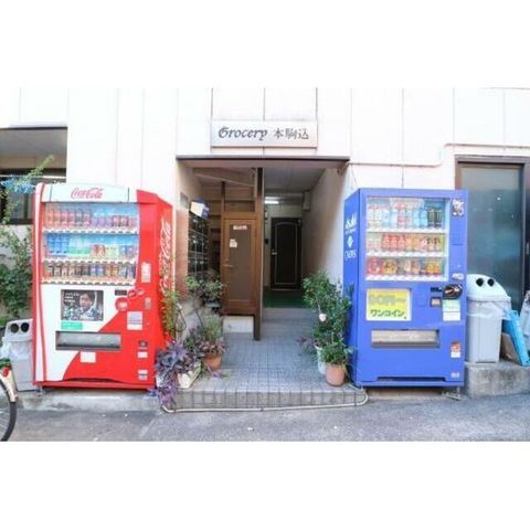 �y�G���g�����X�z�@