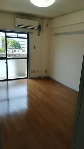 �y���ԁE���r���O�z�@