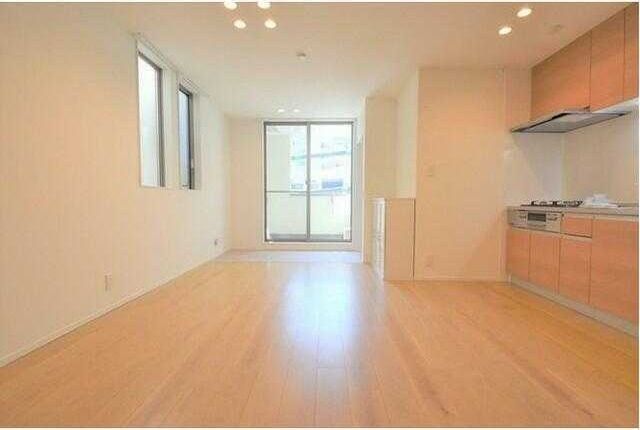 �y���ԁE���r���O�z�@