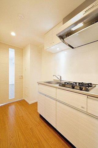 �y�L�b�`���z�@