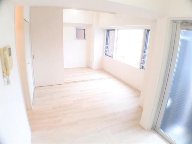 �y���ԁE���r���O�z�@