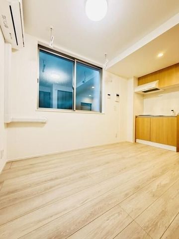 �y���ԁE���r���O�z�@