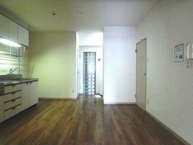 �y���ԁE���r���O�z�@