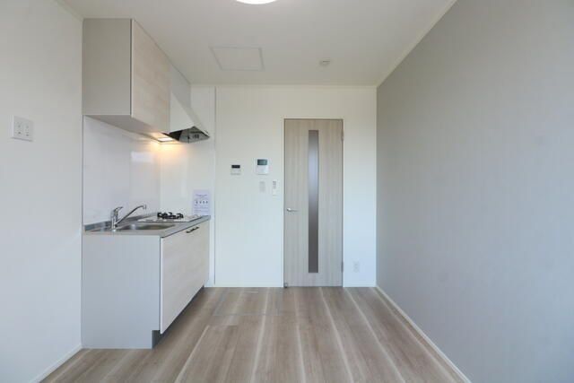 �y���ԁE���r���O�z�@