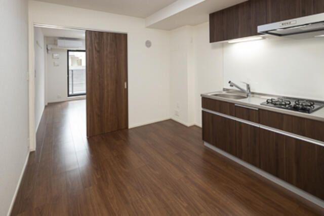 �y���ԁE���r���O�z�@