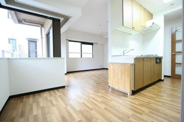 �y���ԁE���r���O�z�@