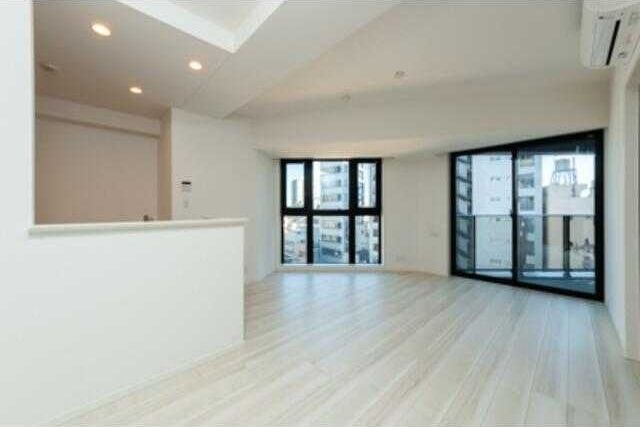 �y���ԁE���r���O�z�@