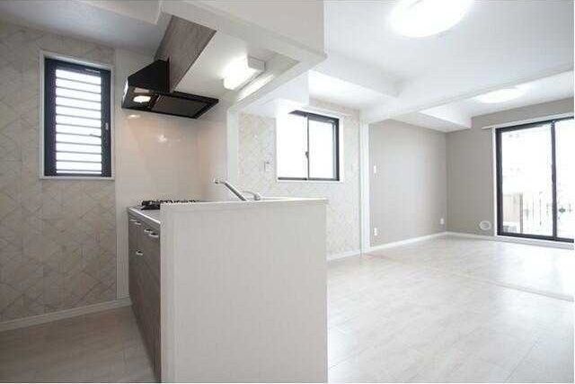 �y���ԁE���r���O�z�@