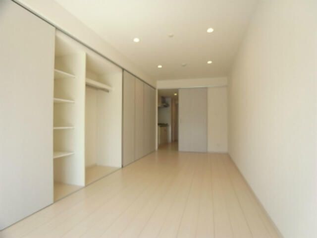 �y���ԁE���r���O�z�@