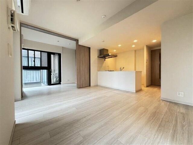 �y���ԁE���r���O�z�@