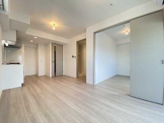 �y���ԁE���r���O�z�@