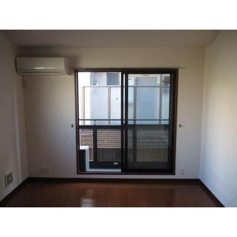 �y���ԁE���r���O�z�@