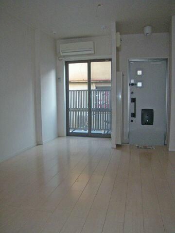 �y���ԁE���r���O�z�@