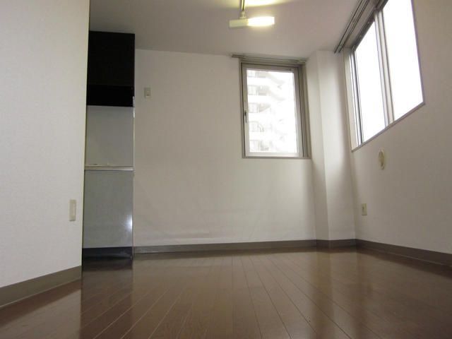 �y���ԁE���r���O�z�@