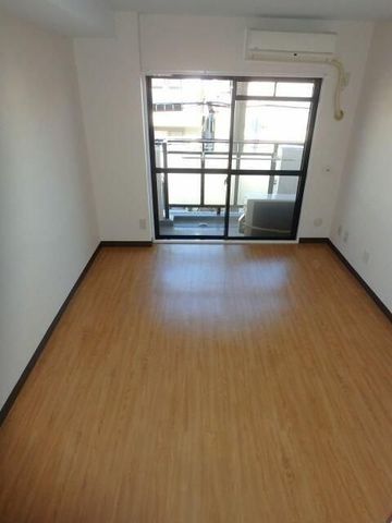 �y���ԁE���r���O�z�@