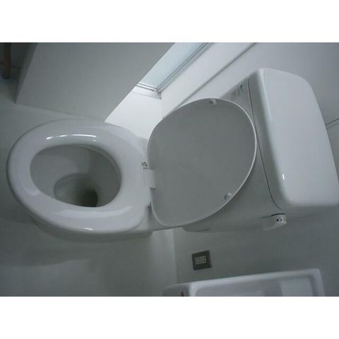 �y�g�C���z�@