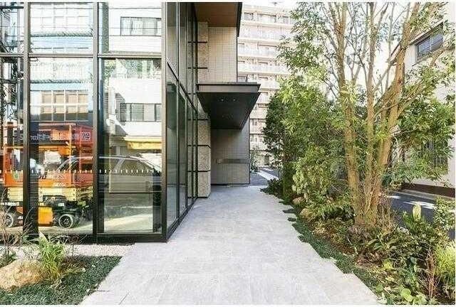 �y�G���g�����X�z�@