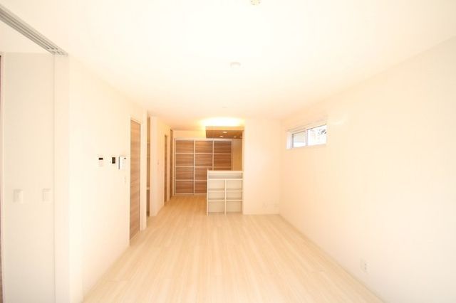 �y���ԁE���r���O�z�@