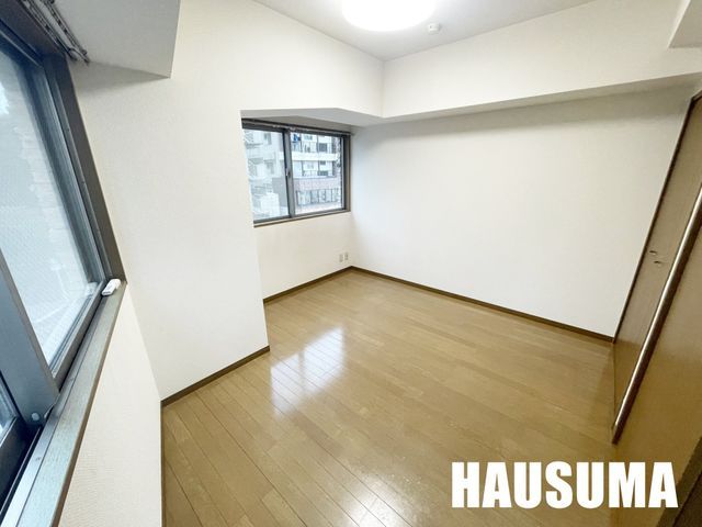 �y���̑������E�X�y�[�X�z�@�o���R�j�[