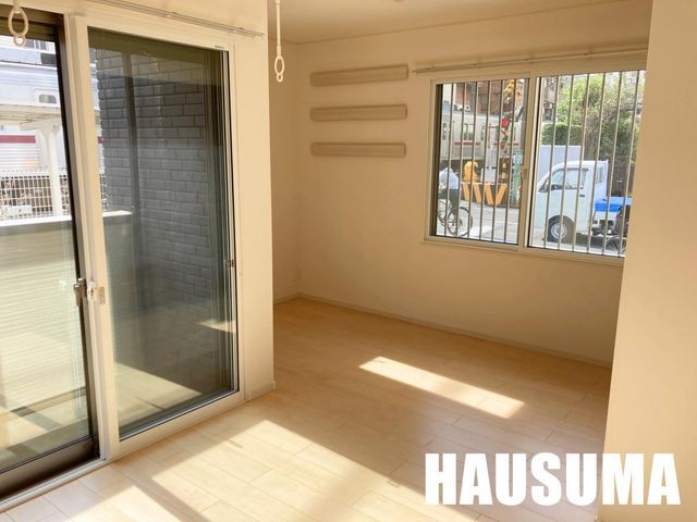 �y���ԁE���r���O�z�@�G���g�����X