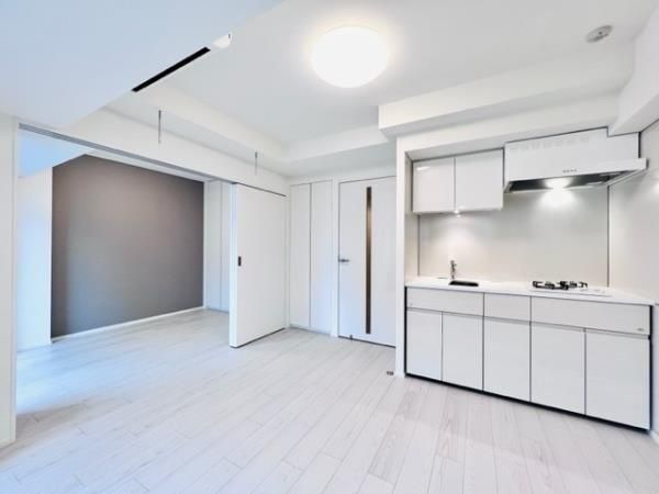 �y�����E���r���O�z�@